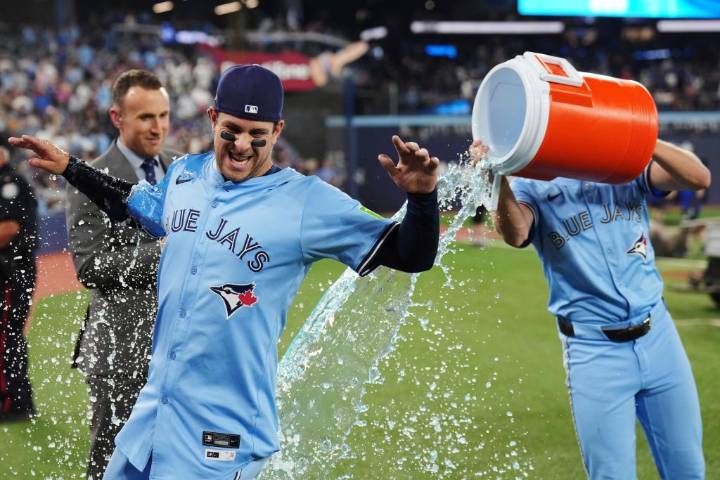 Azulejos llegan a 70 victorias en la temporada al superar 5-1 a Cachorros – Chicago Tribune