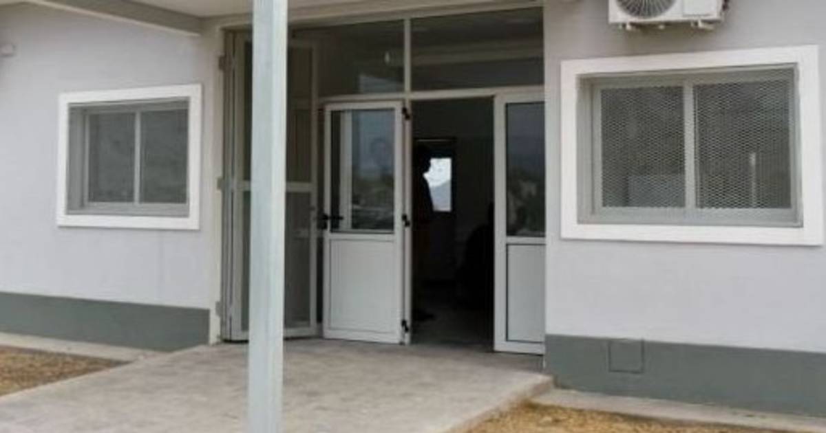 Falsificaba sellos y certificados médicos en un centro de salud