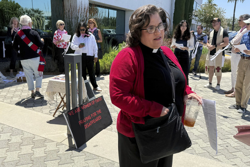 Faith leaders rally to support immigrants facing deportation in Southern California