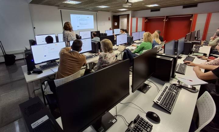 Los empleados públicos podrán hacer los exámenes para acreditar sus competencias también en Lorca y Caravaca de la Cruz
