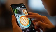 Qué significa que una persona suba historias a Instagram todos los días, según la psicología