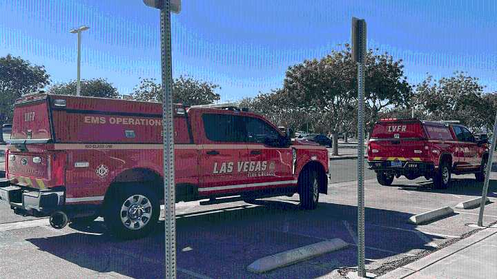 Tres heridos y un autobús en llamas tras triple choque en Bruce Street y Searles Avenue
