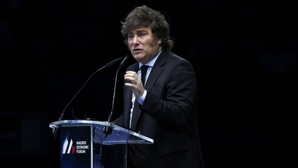 El escándalo por las presuntas coimas se trasladó al mercado y el Gobierno tomó medidas de urgencia para evitar saltos en el dólar