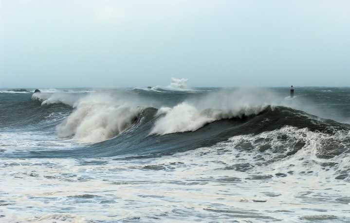 Huracán Erin: Ordenan evacuación en isla de Carolina del Norte