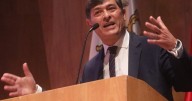 Parisi presidenciable y su cuestionado CV: "Es sintomático de una democracia en crisis"