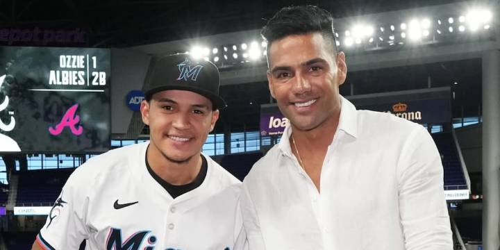 Radamel Falcao visitó a los Marlins, equipo de las grandes ligas de beisbol, e intercambió camiseta de Millonarios