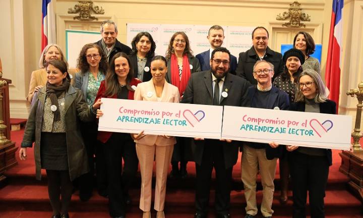 Red Por un Chile que Lee lanza Compromiso Nacional por el Aprendizaje Lector: busca garantizar que todos los niños lean con comprensión al finalizar 2° básico