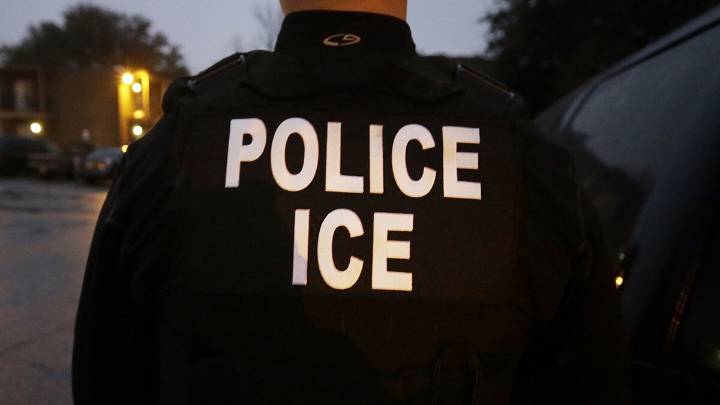 Immigration agents arrest parent outside Chula Vista elementary school