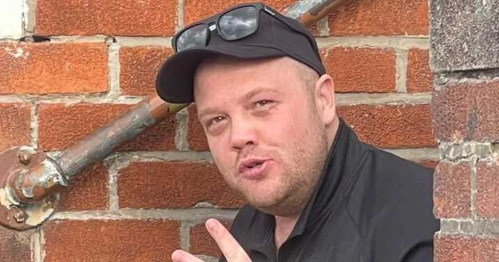 Dad dies suddenly after 'buying venomous spiders online'