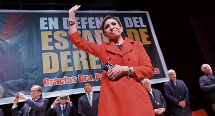 Fiscal de la Nación, Delia Espinoza, aunque no quiera, debe reponer a Patricia Benavides