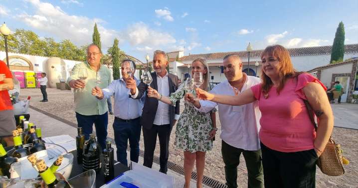 El alcalde de Valdepeñas declara la guerra al calimocho