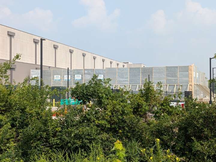 CyrusOne warns of generator use at Aurora data center