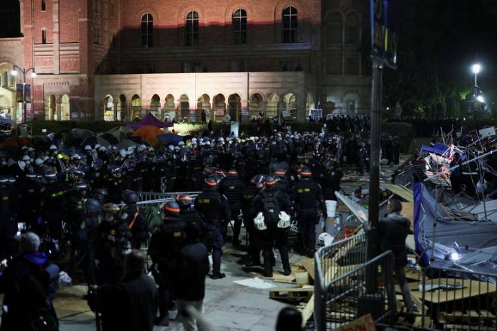 University of California reviews US government’s $1 billion UCLA settlement offer