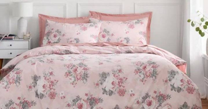 Dunelm's 'really pretty' bedding set is reduced to just £14