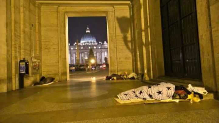 La paradoja de la riqueza sagrada: una mirada a la pobreza en el Vaticano
