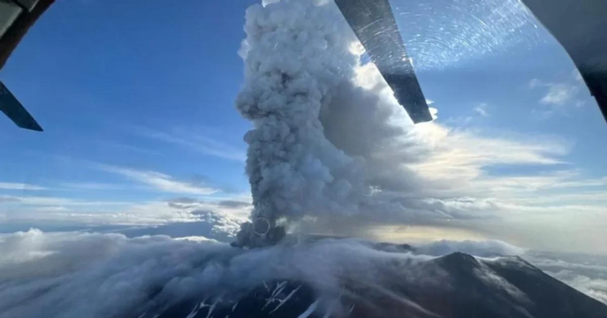 Rusia: un volcán entró en erupción tras el terremoto
