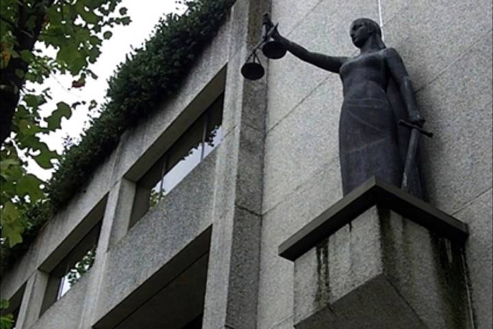 B.C. landlord ordered to pay year's rent to woman evicted for Airbnb