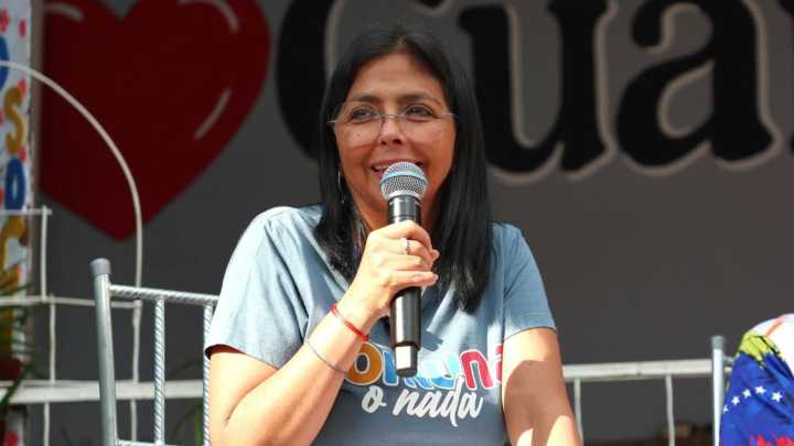 Vicepresidenta Delcy Rodríguez denuncia que es «un patético ‘show’ lo que se pretende contra Maduro»