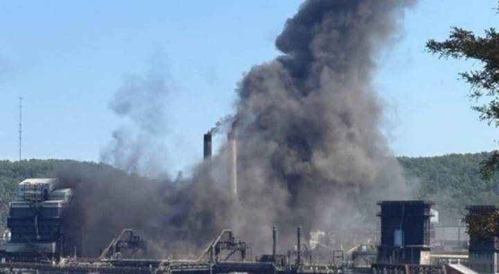 Explosión en siderúrgica de Pensilvania deja un muerto, un desaparecido y heridos