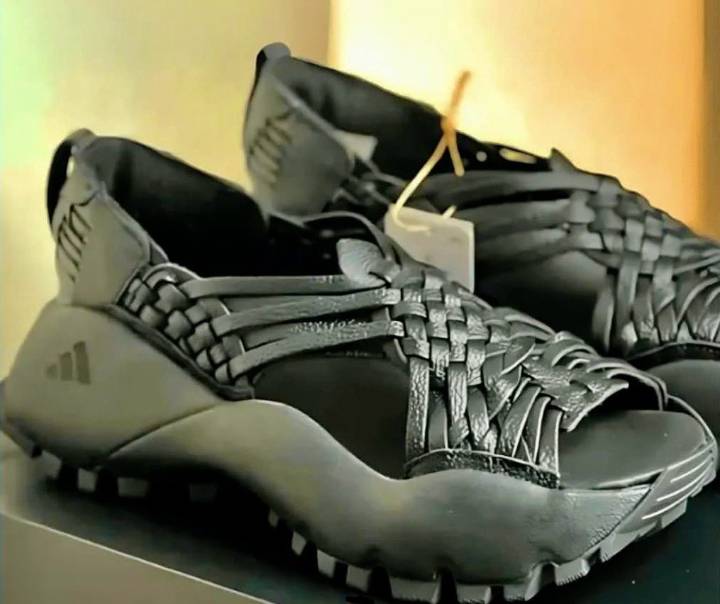 POLÍTICA EXPRÉS | * Un distractor con huaraches para tapar el derroche de la Guelaguetza