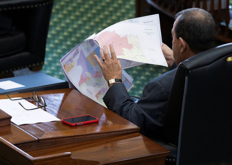 Texas Senate debates redistricting bill, is expected to pass it easily