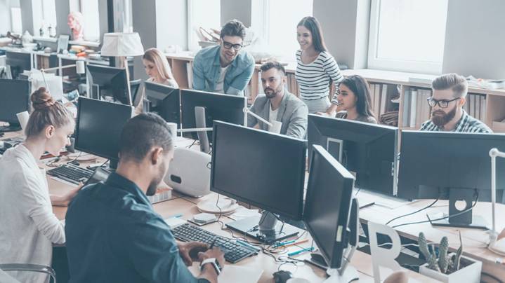 El 83% de los argentinos trabaja en forma presencial