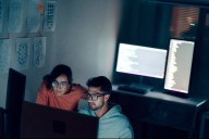 IA en el trabajo: cómo reducir el agotamiento, aumentar la productividad y escalar con inteligencia