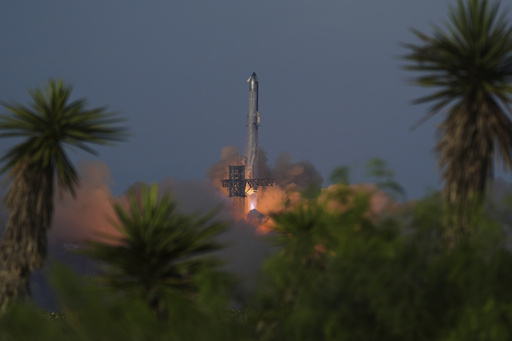 Lanzamiento de SpaceX despliega 8 satélites simulados y cae en el océano Índico