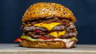 "En mi época, 2,50€ a todo reventar": el cómico Darío López habla claro sobre el precio de las hamburguesas