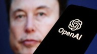 Musk denuncia a OpenAI y Apple por asfixiar la competencia en Inteligencia Artificial