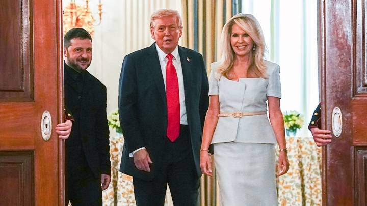 "Quiere llegar a un acuerdo por mí": micrófono abierto capta a Trump cuando afirma que por él Putin busca pactar con Ucrania