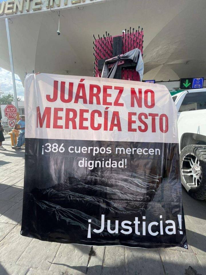 Bloquea Justicia para Nuestros Deudos casetas del Puente Santa Fe