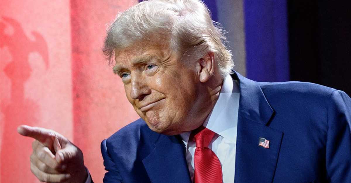 Trump Accused Elizabeth Warren of Epstein Files Cover