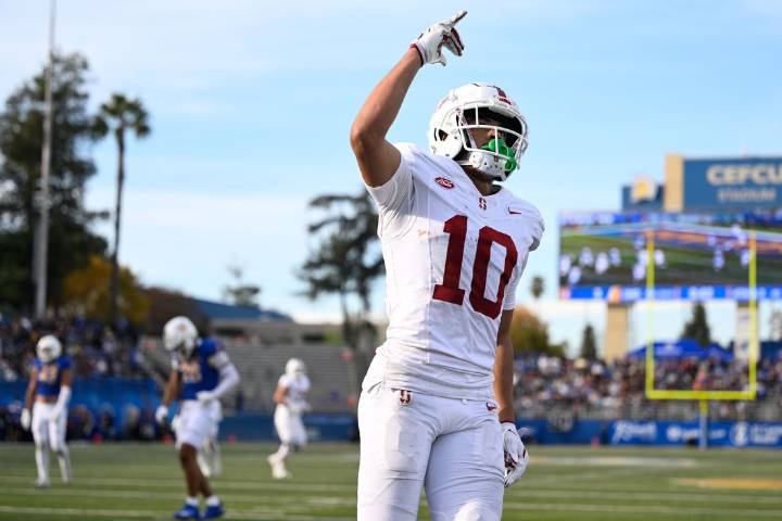 Deadspin | Reports: Texas WR Emmett Mosley V to play, be limited at Ohio St