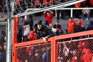Hincha de Independiente denunció amenazas en Chile y volvió al país con su familia