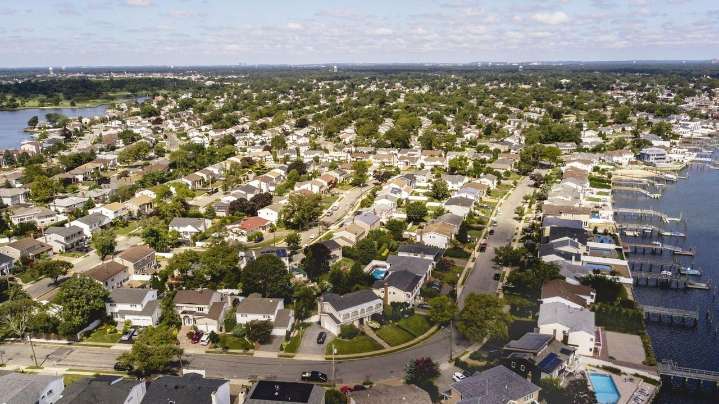 Long Island's elderly population grows and poverty rises