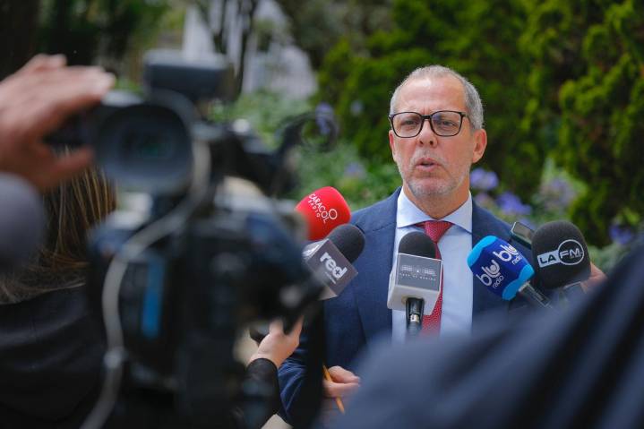 Alfredo Saade propone reelección de Petro para enfrentar a Uribe en 2026