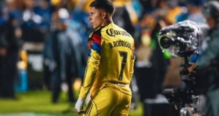 Brian Rodríguez quiere quedarse en América, pero su agente complica todo