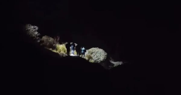 Una pareja salió a caminar y encontró restos humanos: los terribles detalles