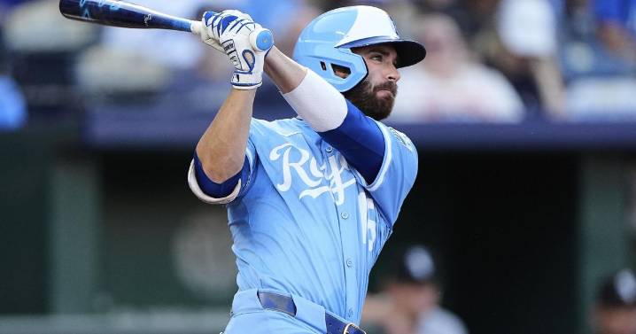 Rave fills in nicely for Pasquantino in Royals' 6-2 victory over the White Sox
