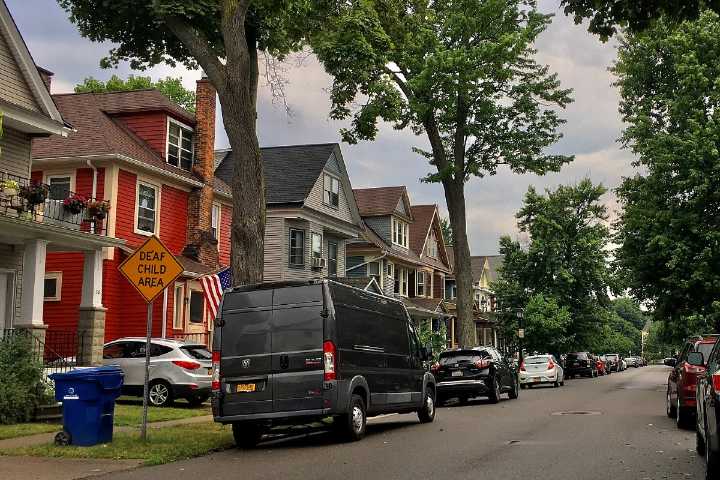 Think You’re Middle Class In New York? Here’s The Salary You Actually Need