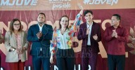 Reconoce Carmen Lilia Canturosas a jóvenes destacados de Nuevo Laredo