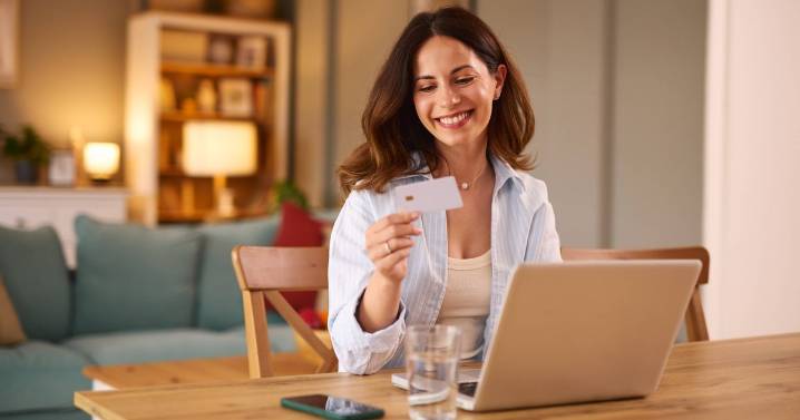 Woman ditches main job for side hustle after making impressive £6,300 in a month