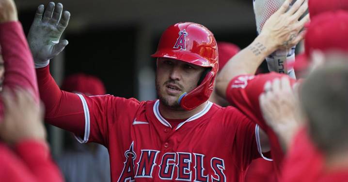 Taylor Ward homers and drives in 3 runs in the Angels' 7