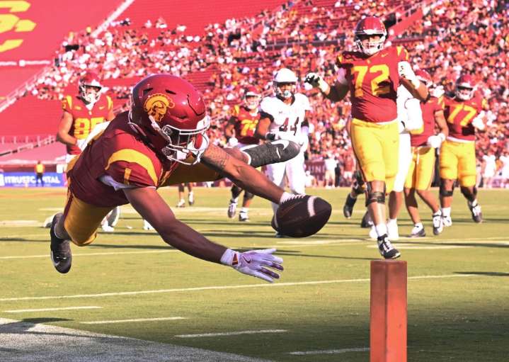 USC football scores 73 in season-opening rout of Missouri State