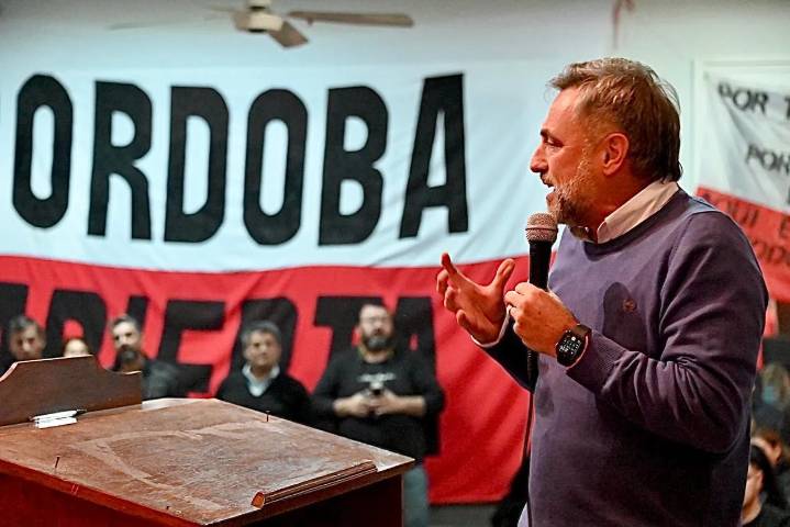 Mestre, a la cabeza de la histórica Lista 3 de la UCR, presentó la lista para octubre