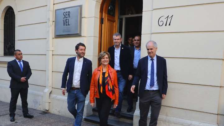 Matthei inscribió su candidatura presidencial y al pacto "Chile Grande y Unido"