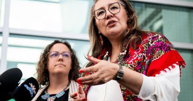 Minister's office reviewing tribunal order on First Nations child welfare