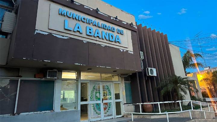 Escándalo: amenazó con un revólver a su ex en la Municipalidad de La Banda