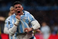 Triunfo histórico, pero con polémica. Racing vs. Peñarol: el gol anulado a Rojo, el penal sin VAR y los expulsados sobre el final
